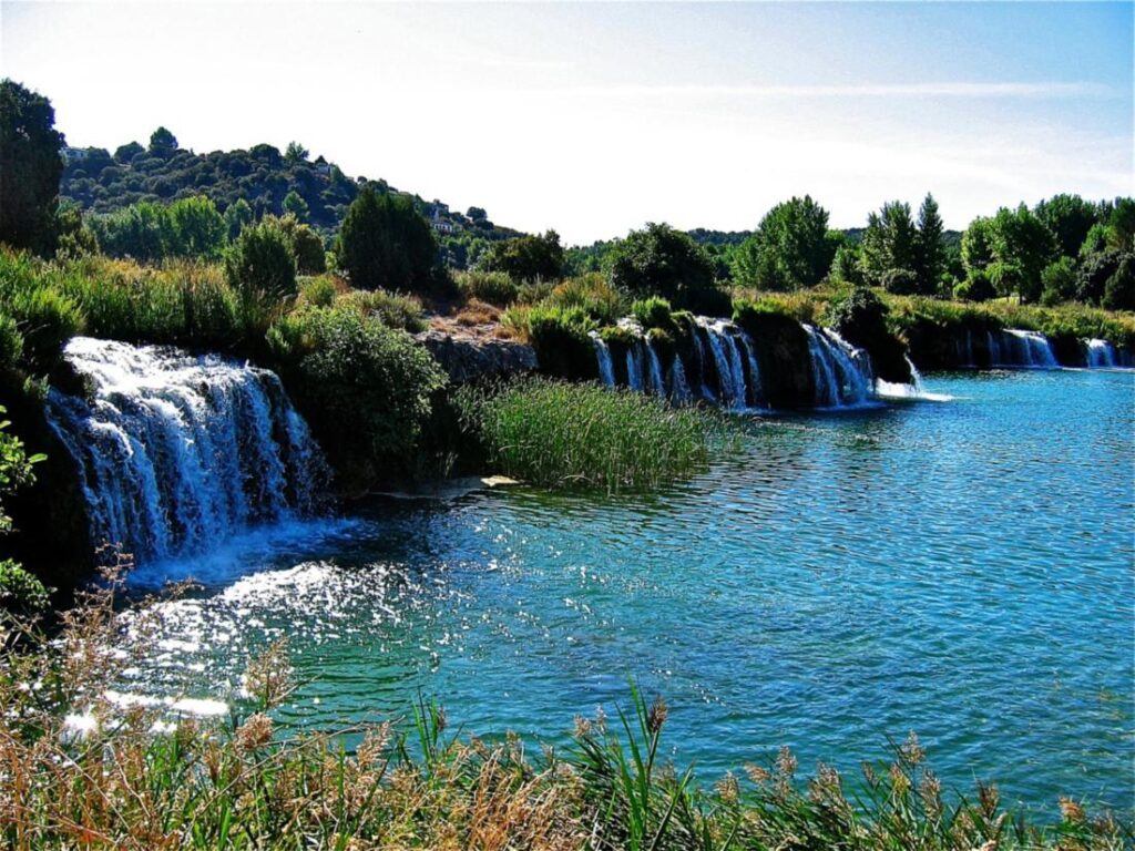 10-Most-Beautiful-Lakes-In-Spain