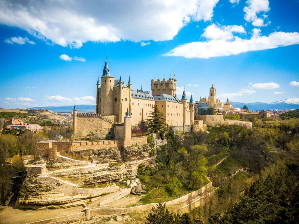 Alcazar-Of-Segovia-Best-Castles-To-Visit-In-Spain