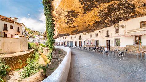 Setenil-De-Las-Bodegas-Best-Small-Towns-To-Visit-In-Spain